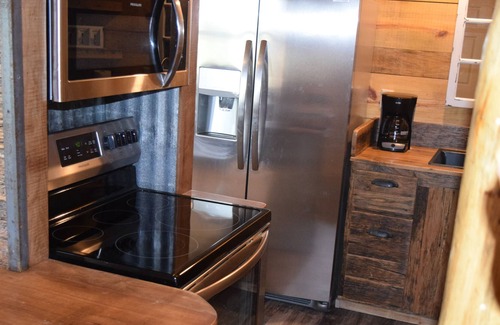 Pelsor Cabin | Ozark Mountain Trails Cabin Located at Sand Gap, Arkansas.