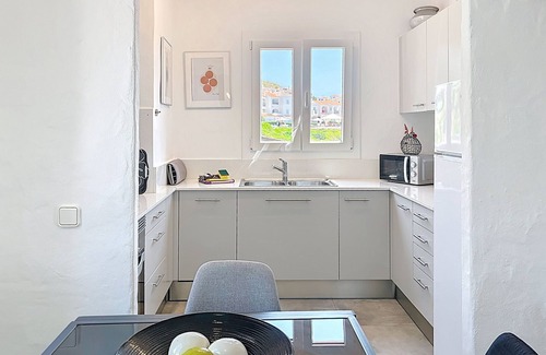 Platges de Fornells Apartment | P107-Apartment-Beach view-Private Bathroom