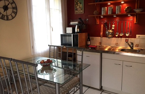 La Rochelle Apartment | P3 Welcoming 1-Bed Apartment with Attractive Garden And Swimming Pool, Free WIFI
