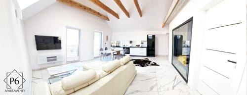 Pisz Apartment | P6 White Line 55