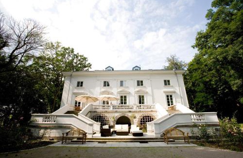 gmina Rokitno Bed & Breakfast | Pałac Cieleśnica