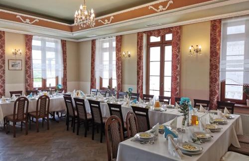 gmina Wodzisław Resort | Pałac Koronny Noclegi & Wypoczynek