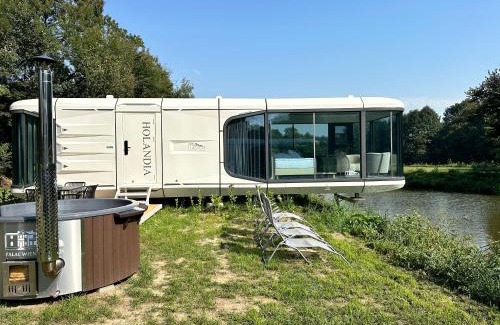 Grodzisk Mazowiecki Cabin | Pałac Wieniawskich - Luksusowe, Całoroczne Domki Glampingowe Nad Jeziorem, Prywatna Balia, Park 10ha