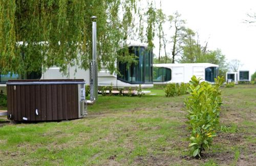 Grodzisk Mazowiecki Cabin | Pałac Wieniawskich - Luksusowe, Całoroczne Domki Glampingowe Nad Jeziorem, Prywatna Balia, Park 10ha
