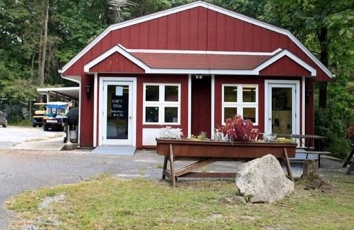 Rexmont House | PA Dutch Country RV Resort - Caravan Park