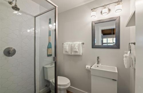 North Pacific Beach Apartment | Pacific Beach Studio Short Walk to Ocean