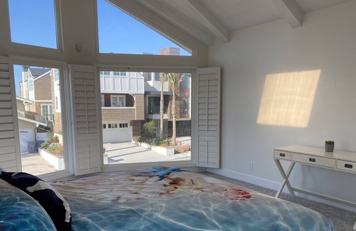 Oxnard Shores House | Pacific Dreams at Oxnard Shores. 3 BR 2.5 BA. Remodeled amazing beach location.