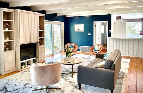 Calabasas House | Pacific Dreams at Woodland Hills. Distinguished 8