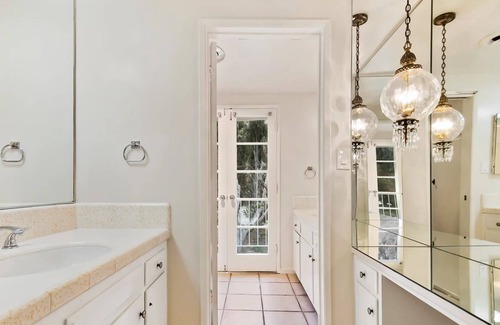 Calabasas House | Pacific Dreams at Woodland Hills. Distinguished 8