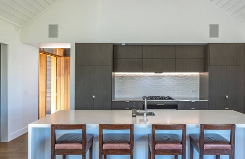 Surfdale House | PACIFIC ESCAPE l Luxury house with SPA & Pool & Sea Views | Be My Guest