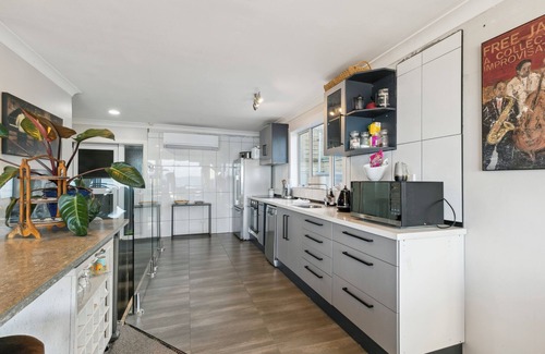Houghton Bay House | Pacific Oceanfront home near airport with stunning views