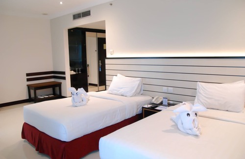 Lubuk Baja Hotel | Pacific Palace Hotel
