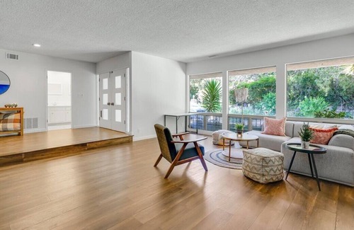 Santa Monica Canyon House | Pacific Palisades Celeb Hub