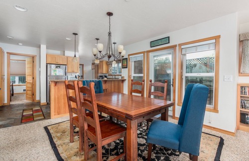 Shorepine Village House | Pacific Paradise #138 - Great location, comfortable, cute home near beach, 3 bed/3 bath. Dog OK.