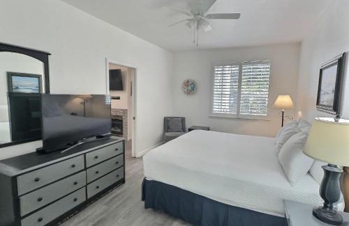 Oceano House | Pacific Plaza #304 - Condo on the Coastline - 1BdrmD-K-QSofa