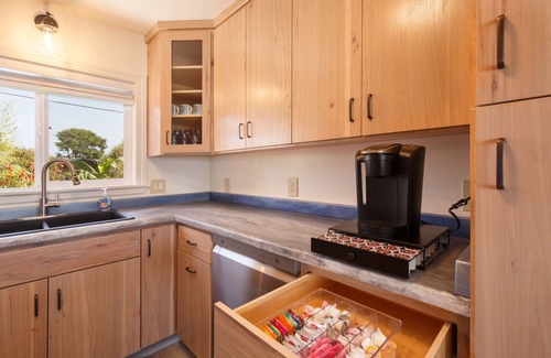 McKinleyville House | Pacific View - Oceanside Tropical Oasis