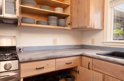 McKinleyville House | Pacific View - Oceanside Tropical Oasis