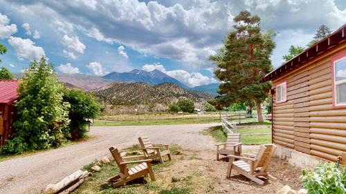 Spanish Valley House | Pack Creek ~ Farm House