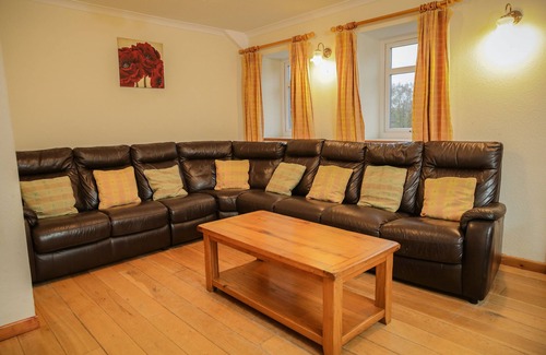 Rhyd-y-clafdy House | PADARN - a bungalow that sleeps 8 guests in 4 bedrooms