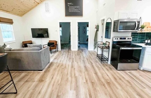 Jefferson Cabin | Paddlewhack Cabin 3-The Keel/Pet Friendly