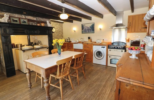 Haydon Bridge Cottage | PAGECROFT COTTAGE, family friendly, with a garden in Haydon Bridge