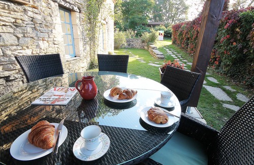 Catus Cottage | Pagel, "Soleil Levant" ground floor, with large garden and swimming pool