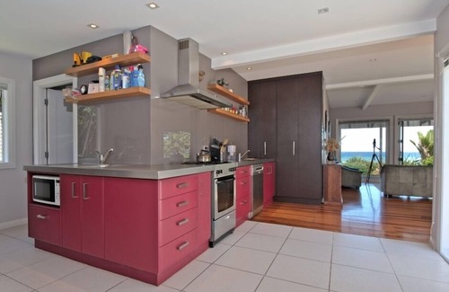 Tryphena House | Pah Bungalow, Tryphenia