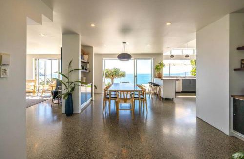 Onetangi House | PAH VIEW HOUSE - Coast and Country