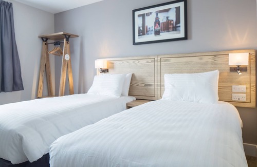 Brackley Hotel | Paisley Pear, Brackley by Marston's Inns
