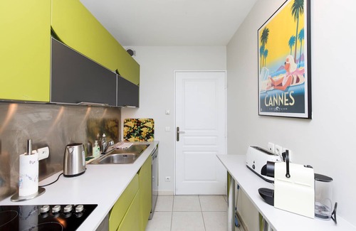 Cannes City Centre Apartment | PALAIS des FESTIVALS, 10 min walk, BEACHES, DOWNTOWN, TERRACE + SUV PARKING