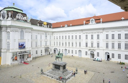 Innere Stadt Apartment | Palais Palffy I Suite in Center