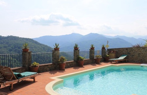 Lugliano Apartment | Palazzo D'arcato by PosarelliVillas