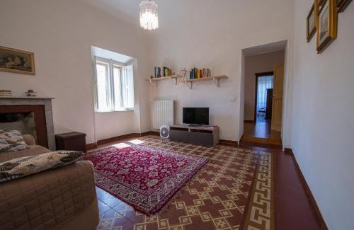 Volterra Apartment | Palazzo De Luigi