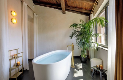 Monti House | Palazzo Serpe Suites near Colosseum