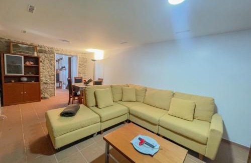 Porto Moniz House | Palheiro do Farrobo