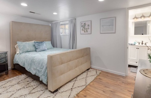 Opal Cliffs House | Palisades Bungalow: Walk to Pleasure Point