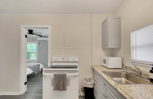 Palm Beach - West Palm Beach Cottage | Palm Beach Bungalow Getaway