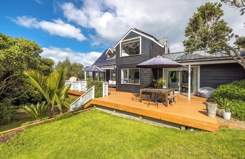 Waiheke Island House | Palm Beach Escape - Our Island