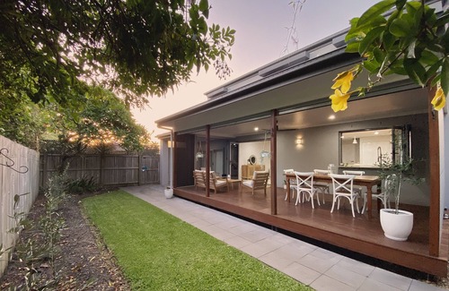 Elanora House | Palm Beach Oasis