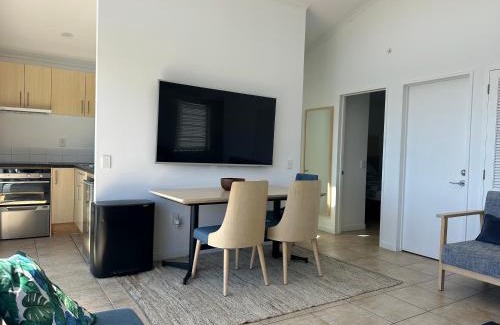 Palm Beach Apartment | Palm Breeze Getaway 2 -Waiheke Island Resort Premium Villa