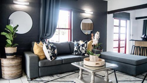 Shaka's Rock Apartment | Palm Cove - 31 Akrotiri Santorini