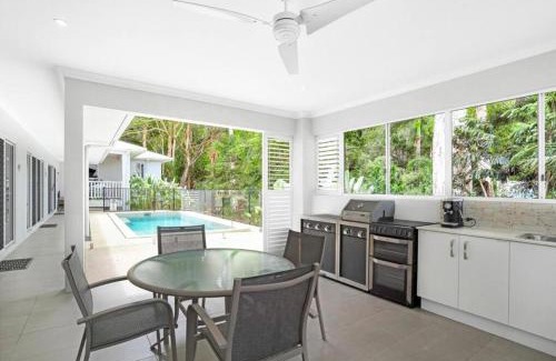 Palm Cove Hotel | Palm Cove Studio Apartments