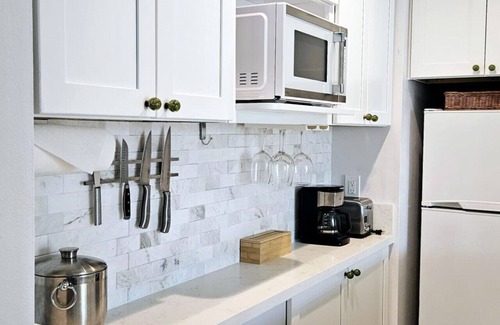 Palm Desert Condo | Palm Desert Studio at Shadow Mountain Resort.steps to El Paseo's Charms