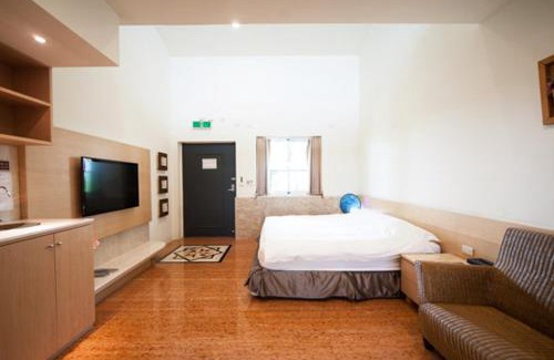 Gukeng Bed & Breakfast | Palm Island B&B