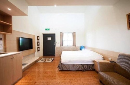 Gukeng Bed & Breakfast | Palm Island Hostel