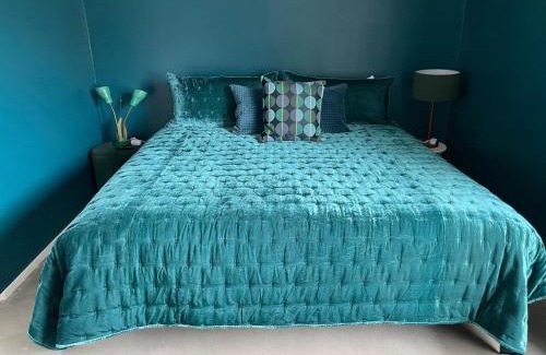 Palm Springs House | Palm Springs Pride Availability Jeweled Oasis!