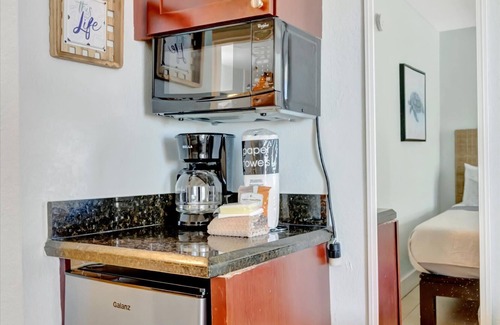 Ruskin Apartment | Palm Terrace, Waterfront, Htd Pool, Hot Tub, Tennis