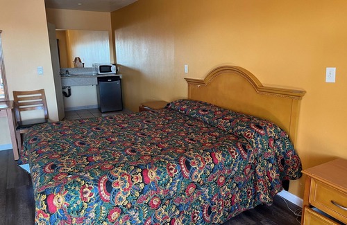 North Hills East Hotel | Palm Tree Inn