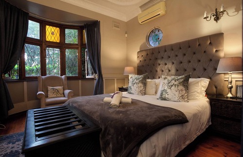 Selborne House | Palm Tree Manor