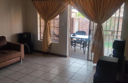 Equestria House | Palmarosa